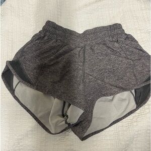 Lululemon Hotty Hot shorts low rise lined short 2.5